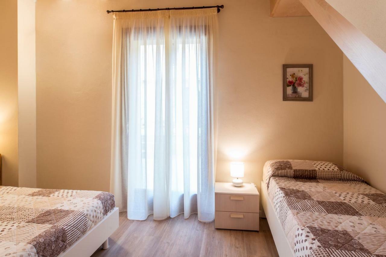 Cascina La Scala Apartment Salo Ngoại thất bức ảnh
